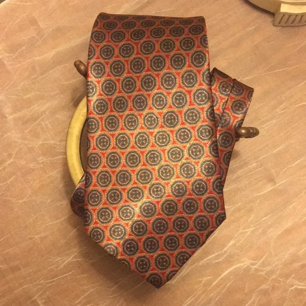 DIAMOND SILKS HAND MADE SILK TIE  Classic upscale motif red black gold 4